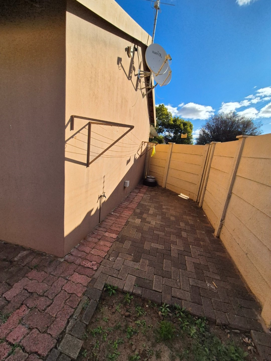 To Let 2 Bedroom Property for Rent in Universitas Ridge Free State